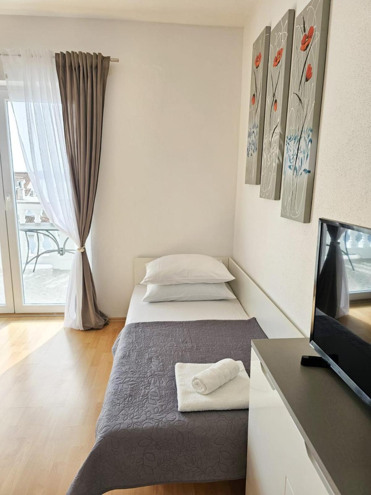 Apartments Karalic Ll ツリクヴェニツァ エクステリア 写真