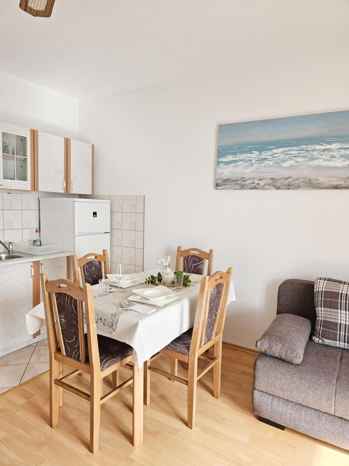Apartments Karalic Ll ツリクヴェニツァ エクステリア 写真